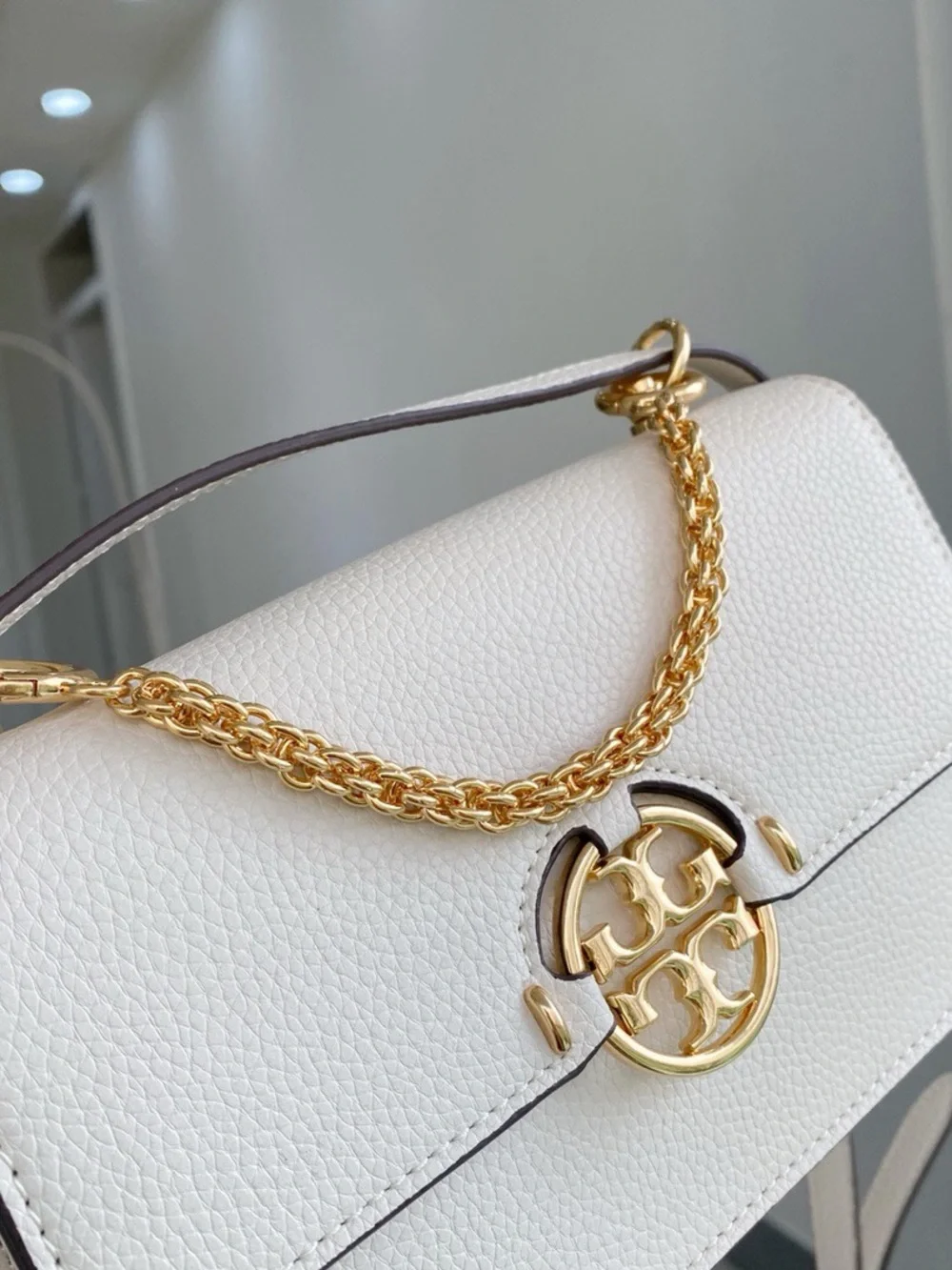 Tory Burch Cream Leather Shoulder Bag with Gold Chain